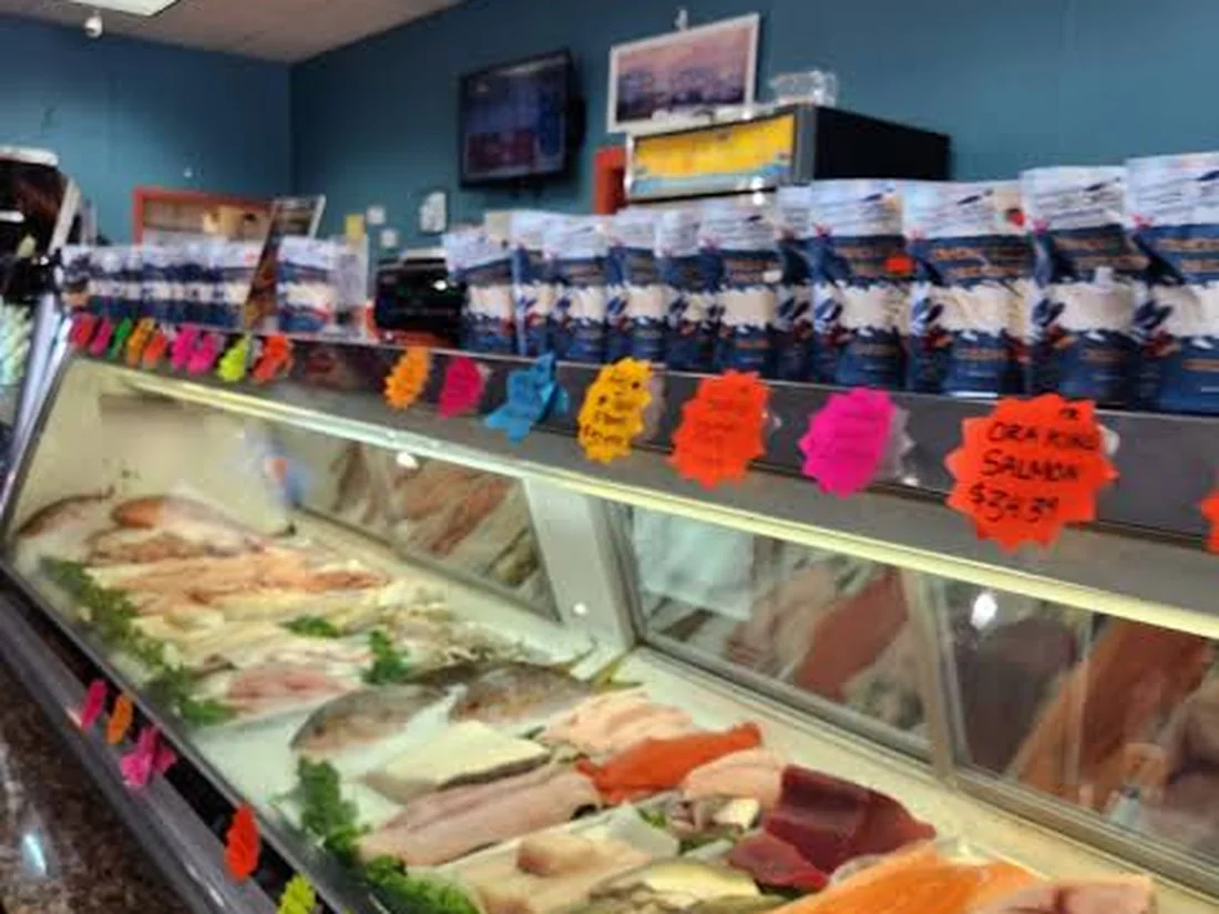 Fresh seafood on ice in the Caplinger's market case